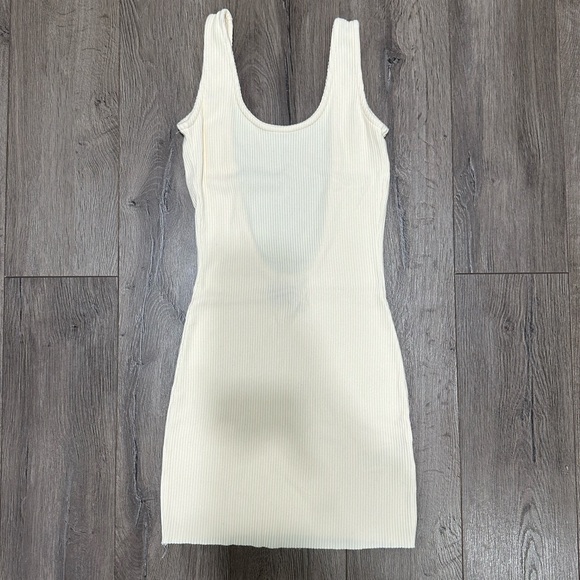 Edikted Mini Dress Low Back Size Small NWOT - Picture 2 of 4